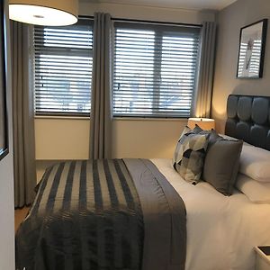 Deluxe Studio